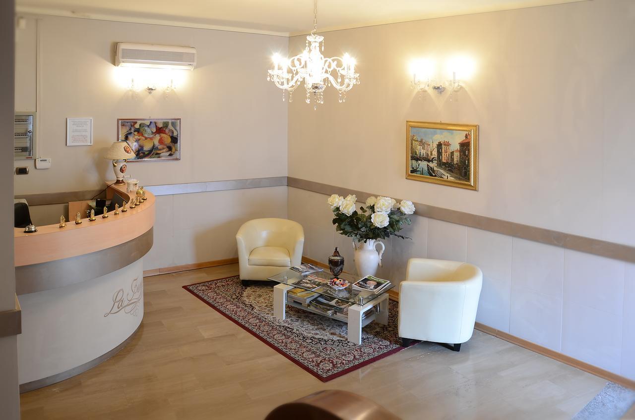 Hotel La Fenice Chiari Zewnętrze zdjęcie