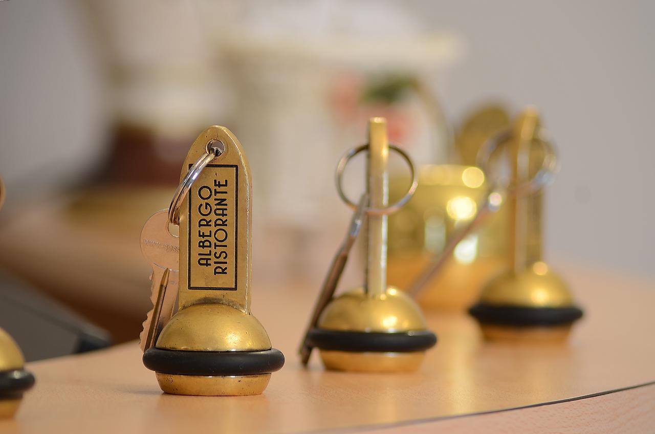 Hotel La Fenice Chiari Zewnętrze zdjęcie