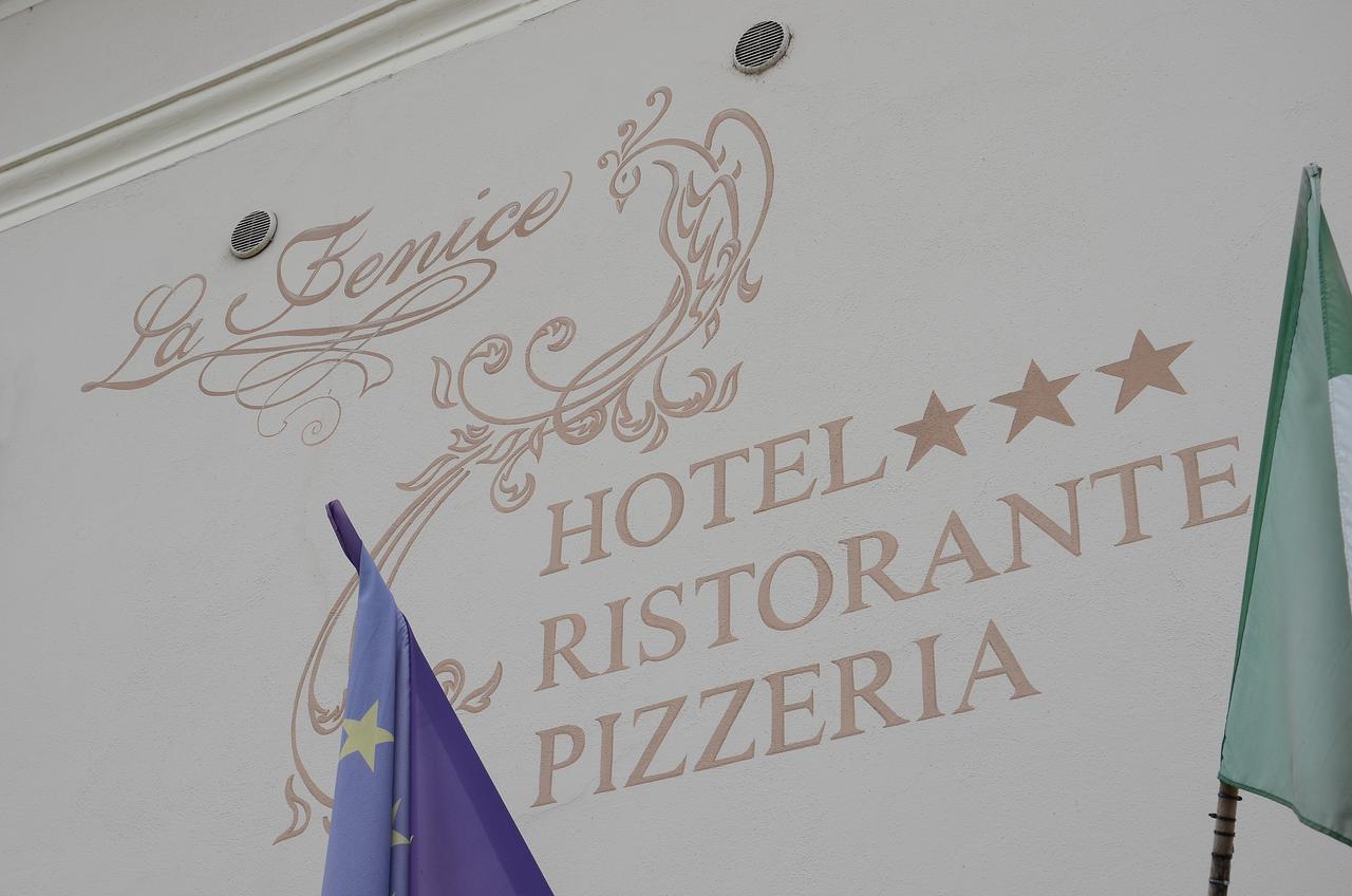 Hotel La Fenice Chiari Zewnętrze zdjęcie